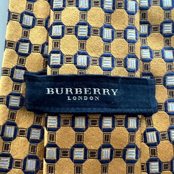 Burberry London Geometric Design Silk Tie - Picture 5 of 6